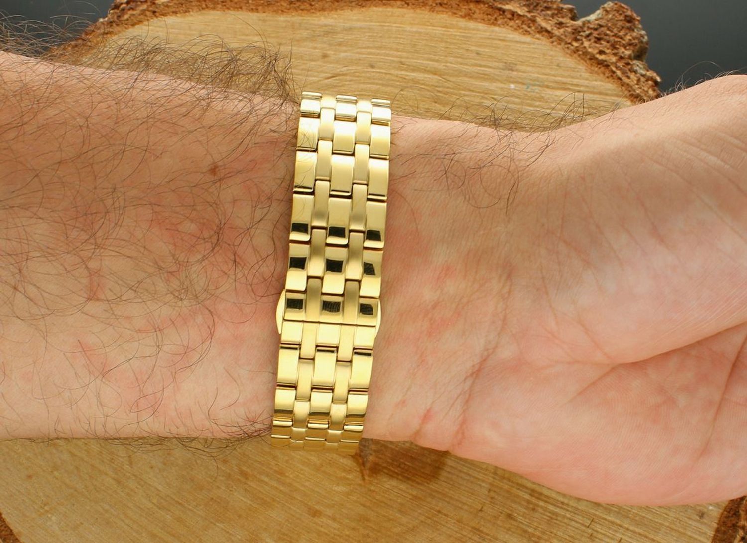 Bisset BSDE86 to elegancki zegarek męski, który łączy w sobie klasykę i nowoczesność. Jego sercem jest szwajcarski mechanizm kwarcowy RONDA SWISS,1.jpg